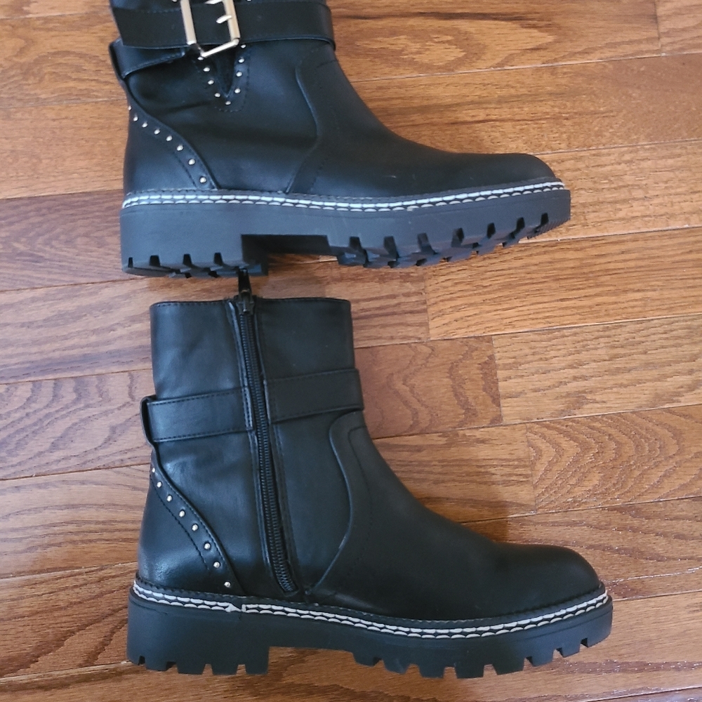 XOXO boots